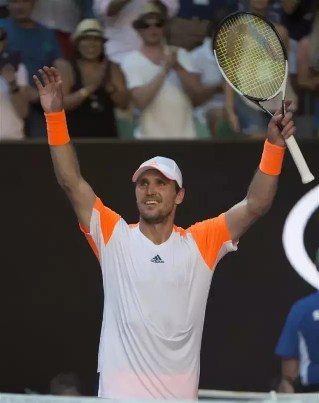 边路突破与 边路突破与